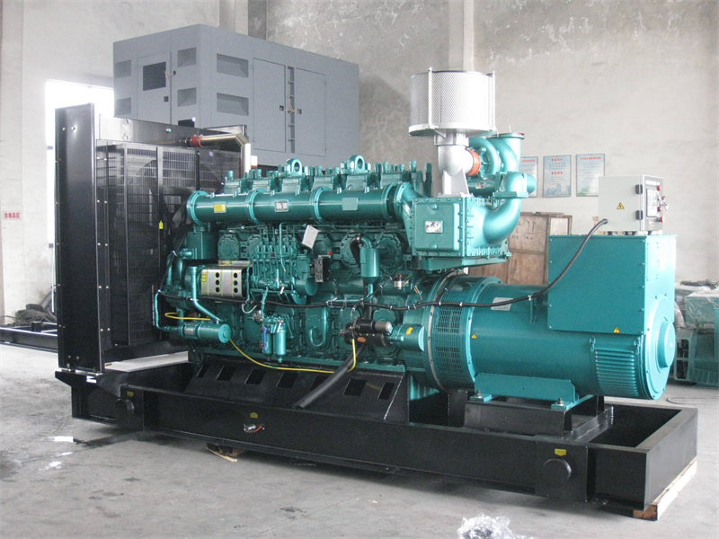 八公山200KW 柴油发电机的油耗是多少？