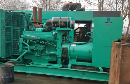 八公山发电机组如何判断水冷式机油散热器内部是否需要清洗?